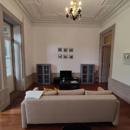 Alvares Cabral Apartamento C * Porto